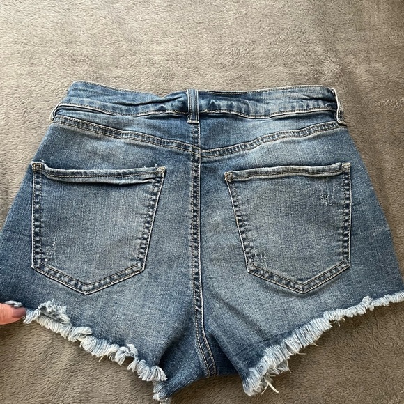Refuge button front denim distressed jean shorts with stretch size 2 - Picture 3 of 8